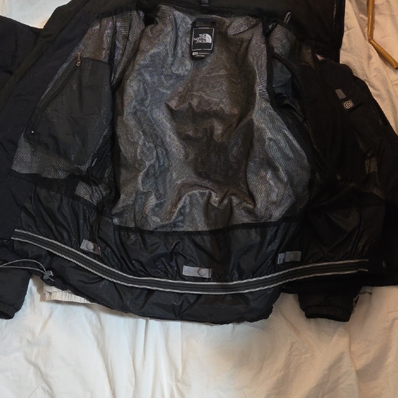 The North Face Women's Black Ski Jacket - Picture 8 of 9